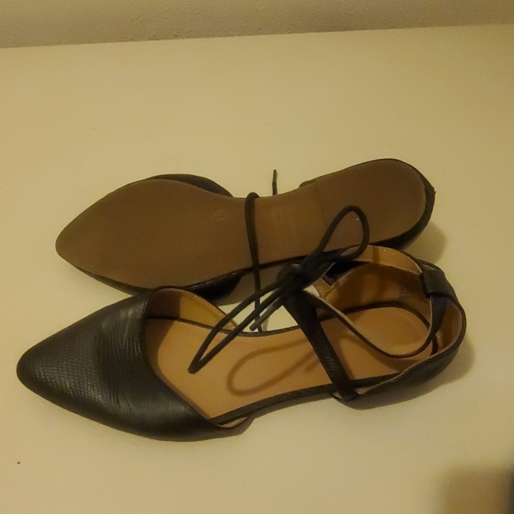 Women's pointed toe flats